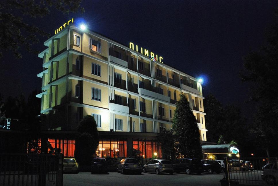 Hotel Olimpic คาสเตล มักจิโอเร ภายนอก รูปภาพ