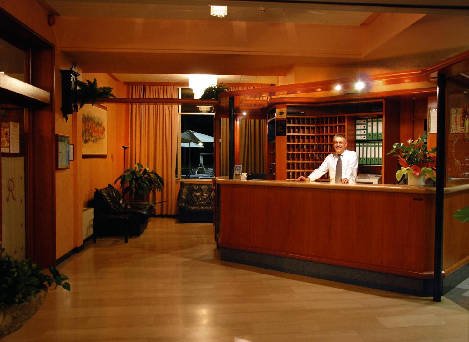 Hotel Olimpic คาสเตล มักจิโอเร ภายนอก รูปภาพ