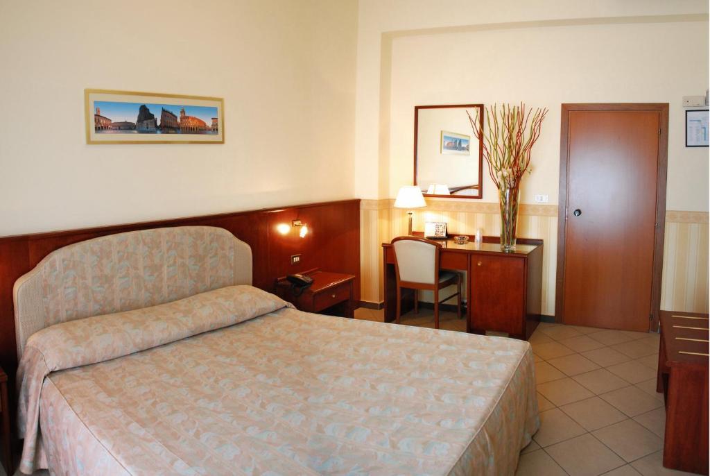 Hotel Olimpic คาสเตล มักจิโอเร ภายนอก รูปภาพ